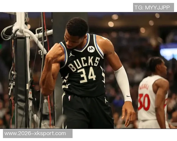 字母哥砍下33分15板却遗憾错失绝杀与关键补篮球队遭遇失利