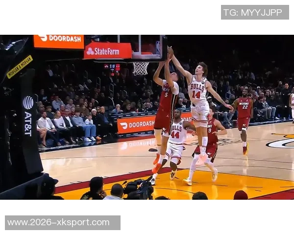 托布绝杀失利遭封盖03秒空接再被大帽翻倒在地真是倒霉透了