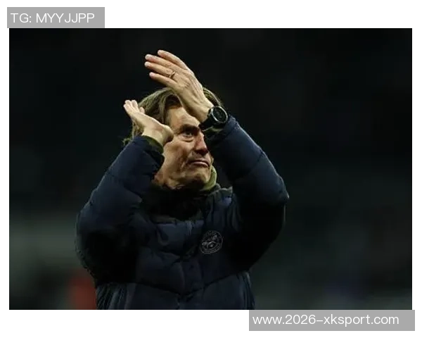 弗兰克总结比赛表现强调防守出色但进攻失误频繁影响胜局