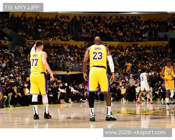 无詹与里对东契奇的影响分析雷迪克称他表现出色队友纷纷效仿